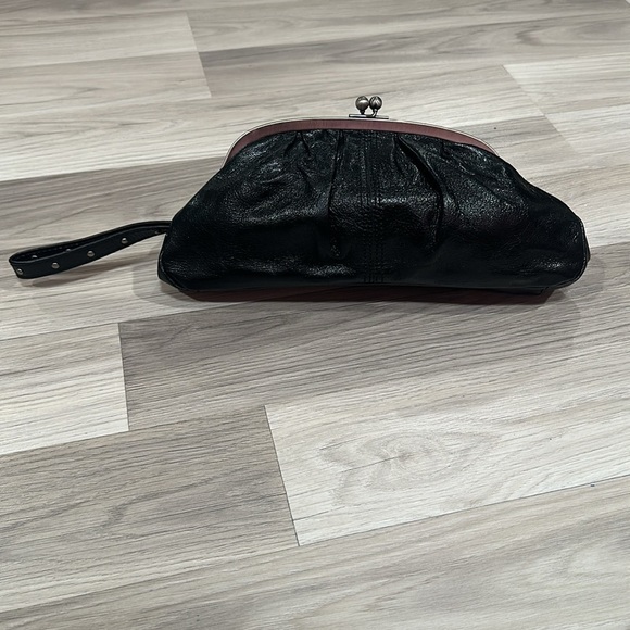Kenneth Cole Reaction Black Leather Clutch Wristlet - Picture 1 of 8